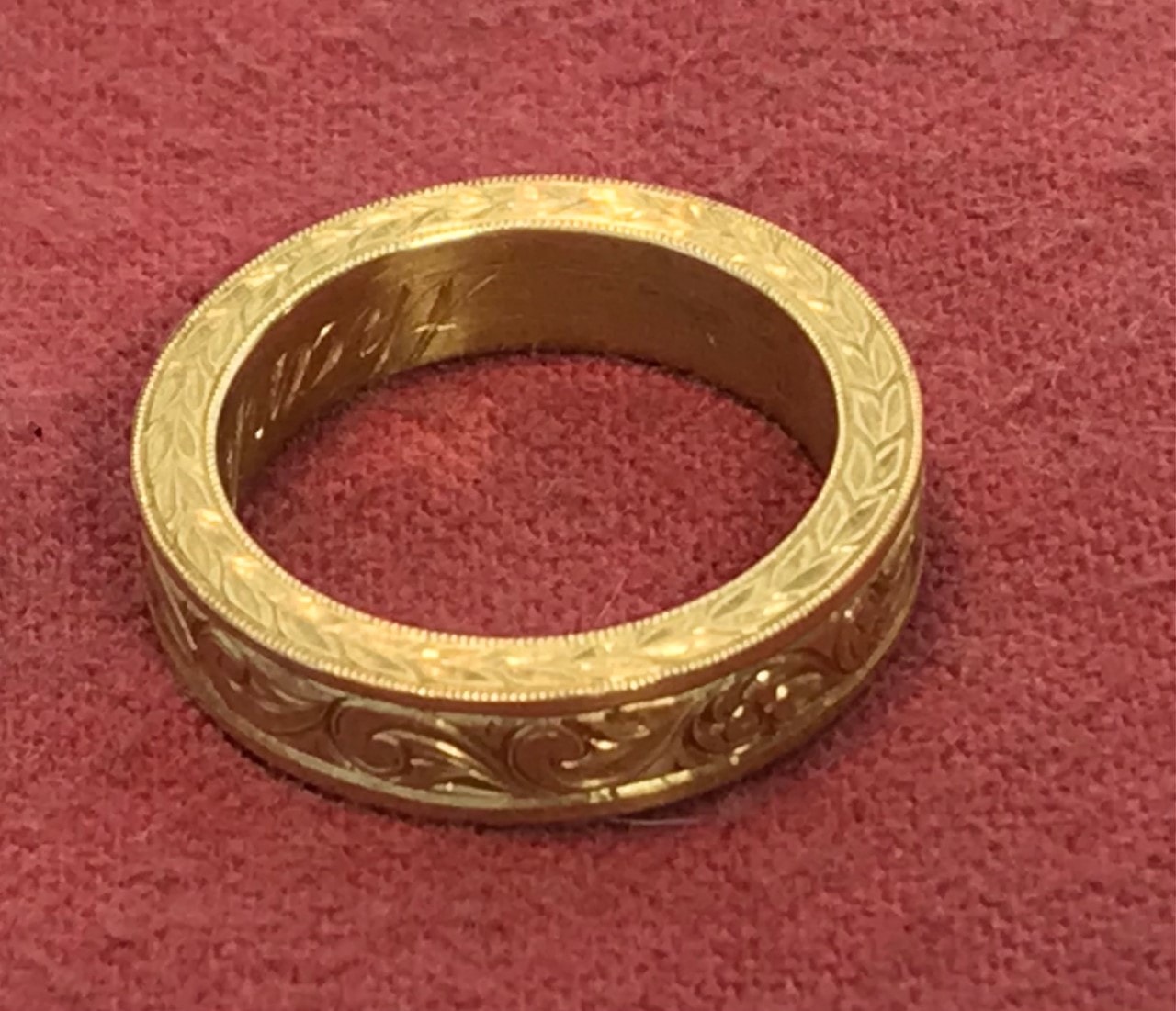 Gold Band — Leaf & Scroll Engraving